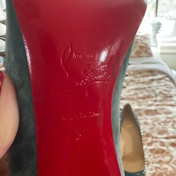 EUC Christian Louboutin Everest Silver Anjalina Spike Heels - Picture 9 of 13